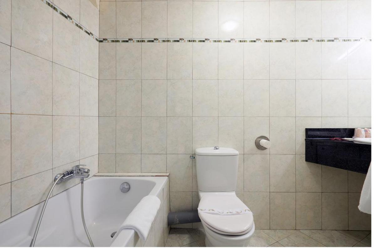 Hotel Triton Колліур Екстер'єр фото